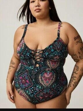 Torrid Wireless Plunge Swimsuit Size 4 4X Please see my love notes.